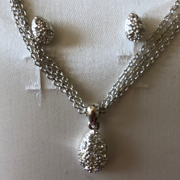 Necklace and erring set - Picture 8 of 8